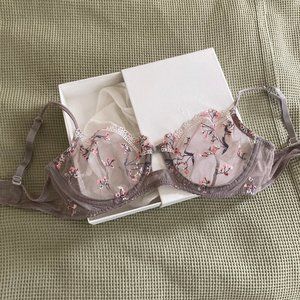 Unworn Lonely Label Lingerie - Bra 34A